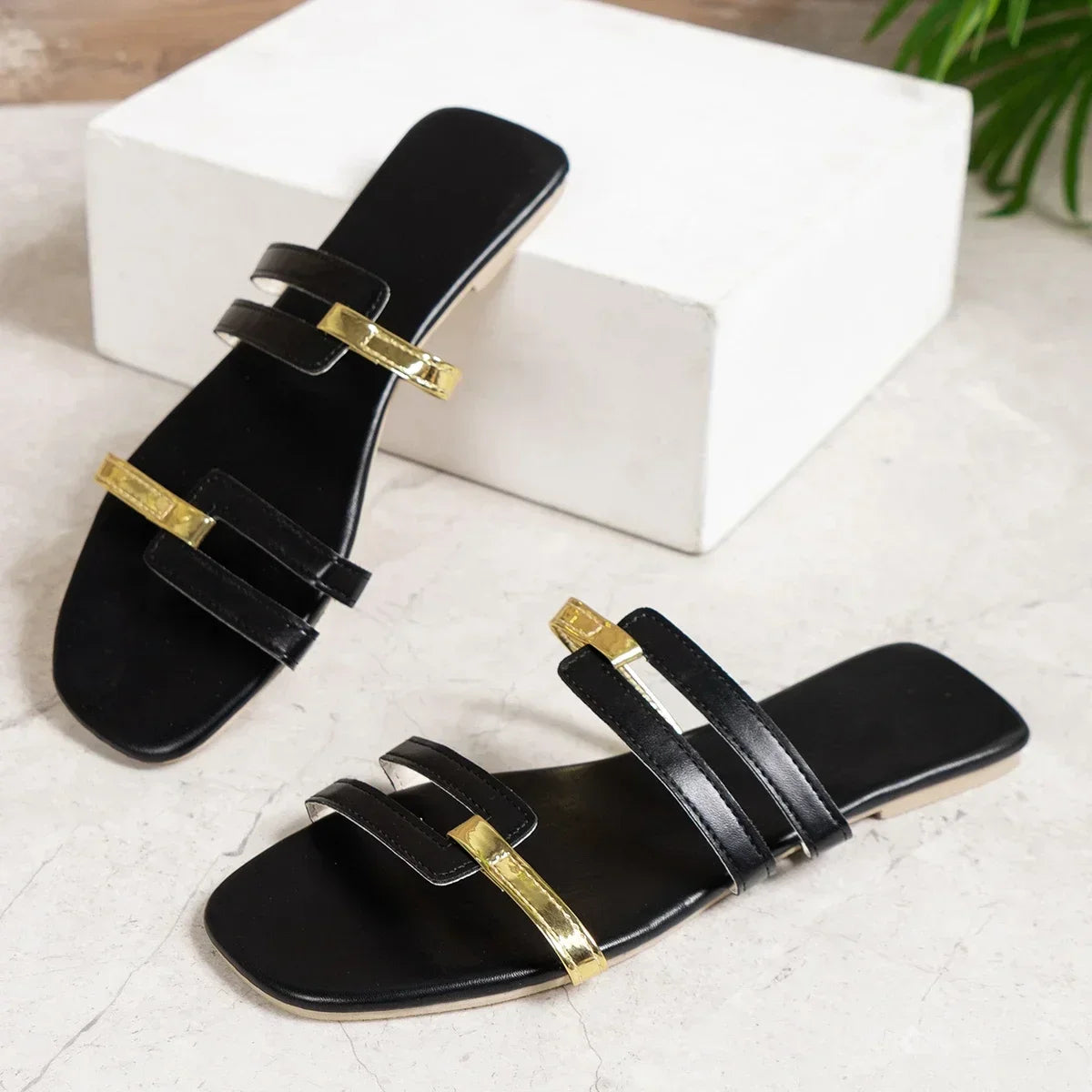Women Casual Anti-slip Slippers Comfortable Outdoor Sandals Fashion Flat Slippers Elegant Designer Shoes Summer New Slides Women