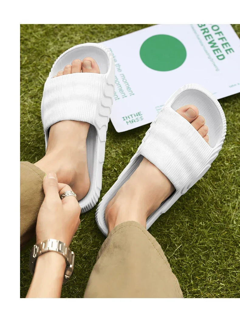 Men's Slide Slipper Man Luxury 2024 House Slippers Man Summer Shoes Sale Comfortable Men's Sandal Male Shoes Sneakers Flip Flop
