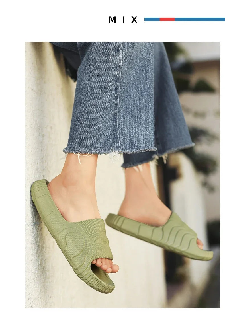Men's Slide Slipper Man Luxury 2024 House Slippers Man Summer Shoes Sale Comfortable Men's Sandal Male Shoes Sneakers Flip Flop